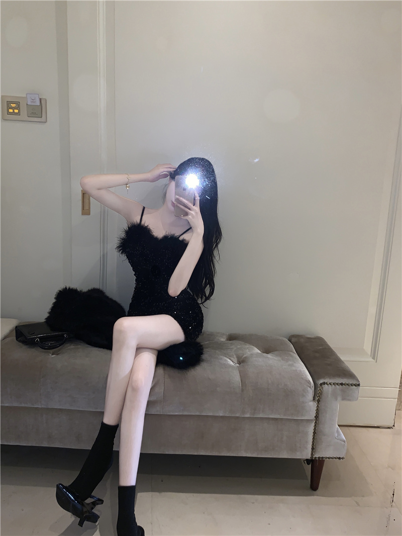 2025 Autumn Ostrich Feather Sequin Bodycon Cami Dress - Image 3