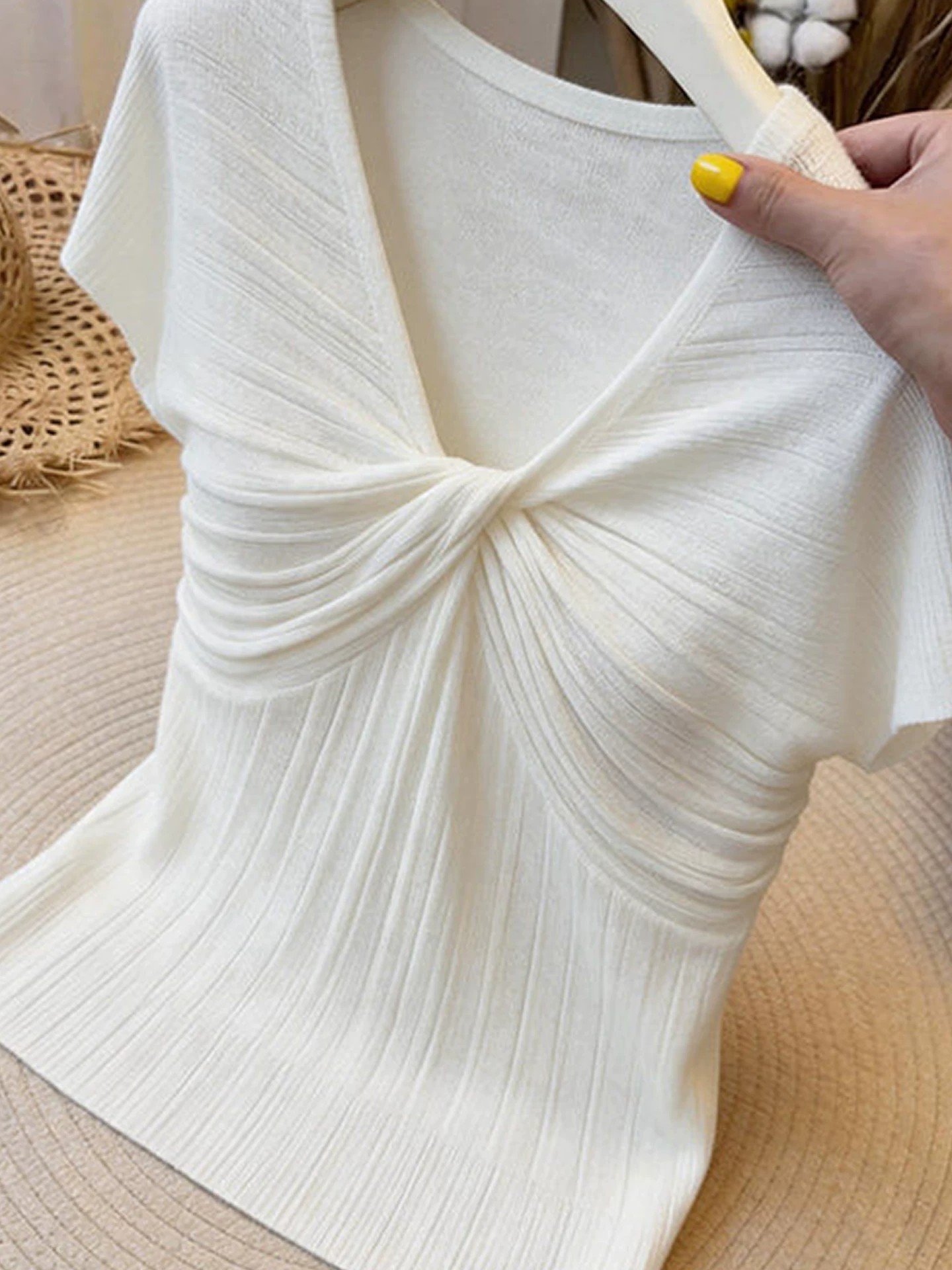 French-Style V-Neck Twist Short-Sleeve Knit Top for Women Summer Slim-Fit White T-Shirt - Image 4